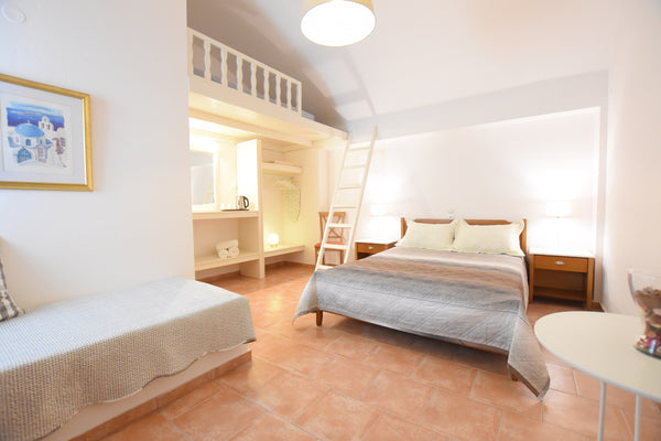 Rodakas Hotel, has 23 rooms with a total capacity of 64 people. We served breakf Thera, Greece Cute family room Room in hotel vacation rental 11772468