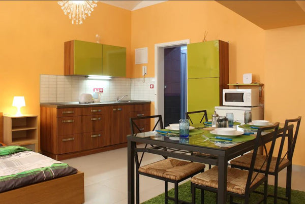 Cozy apartment for 6 person. Only 5 minutes by tram to the centre.<br /><br /><b Prague, Czechia B2 Cozy apartment 5 min. to centre by tram Entire rental unit vacation rental 38338694