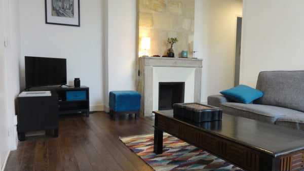 Joli appartement de 35 m², confortable et lumineux, au 3ème étage( sans ascenseu  Petit appartement 35 m2 Quartier Sainte-Croix Entire rental unit vacation rental 49919274