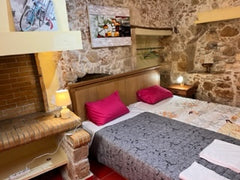 Cozy apartment with twin beds and private bathroom located in the historical cen  Splanzia apartment Entire rental unit vacation rental 614267270537762040