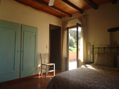 Das renovierte Landhaus befindet sich am Dorfrand,in sehr ruhiger Lage.<br />Von Heraklion, Greece Landhaus  Achladia mit herrlichem Blick aufs Meer Entire home vacation rental 13614025