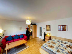Enjoy your stay in this charming modern flat complete with hardwood floors, stor Vienna, Austria Room in Vienna's heart Private room in rental unit vacation rental 41043403