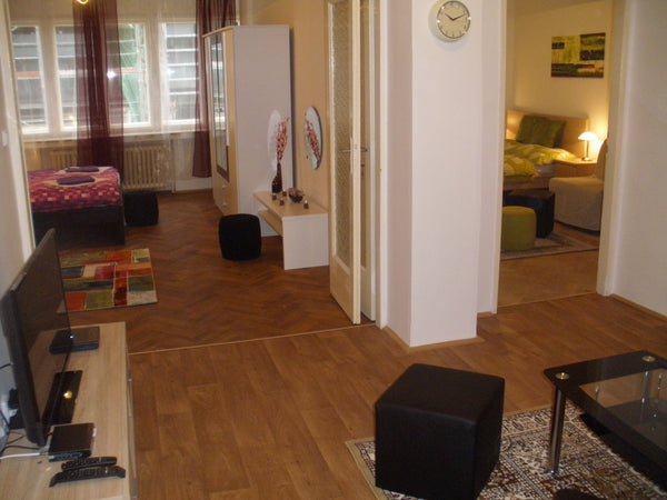 GREAT LOCATION!! My apartment is very comfortable, spacious (with 2 bed rooms, l Prague, Czechia DIRECTLY in CENTER + Fr.Kafka monument VIEW (1.p) Entire rental unit vacation rental 5134094