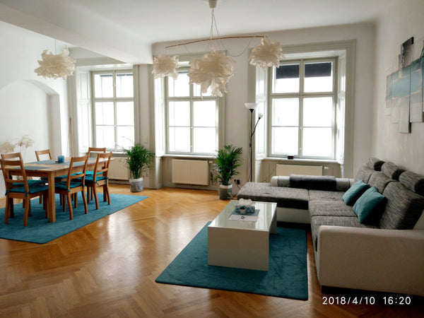 Vintage viennese apartment (79 m²), built in 1754. Right in the heart of the cen Vienna, Austria 1 Heart of Center - 1754 Vintage Viennese 79m² Apt Entire rental unit vacation rental 20683577