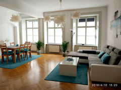 Vintage viennese apartment (79 m²), built in 1754. Right in the heart of the cen Vienna, Austria 1 Heart of Center - 1754 Vintage Viennese 79m² Apt Entire rental unit vacation rental 20683577
