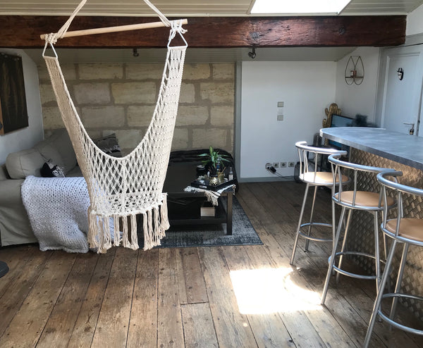 L’apparement est situé en plein cœur de Bordeaux. <br />Situé dans le quartier d Bordeaux, France Appartement de charme Entire rental unit vacation rental 35366641