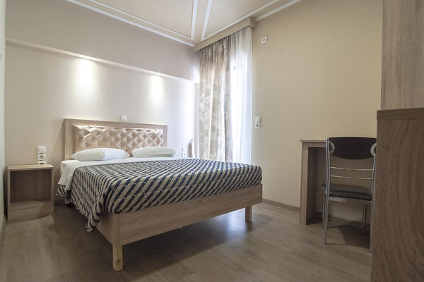 Room size 15 m²<br />• Shower<br />• Telephone<br />• Air conditioning<br />• Wa GR Double / Twin Hotel Room in the heart of Athens Room in hotel vacation rental 30170707
