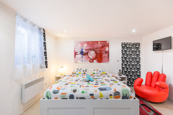 Studio rénové (niveau -1, sous-sol), quartier Louise. Cuisine équipée (plaque vi Brussels, Belgium Studio-Bertrand Entire rental unit vacation rental 16219475