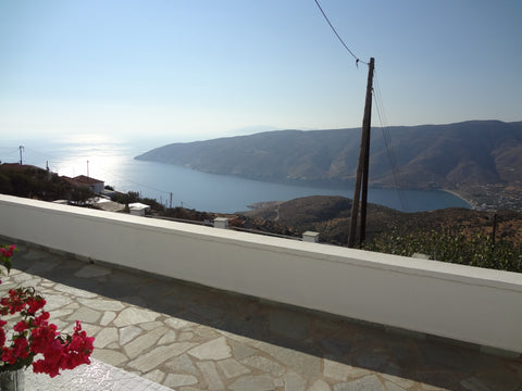A warm family house with a breathtaking view<br /><br /><b>The space</b><br />On Greece Top of the Hill Cycladic home vacation rental 42032132