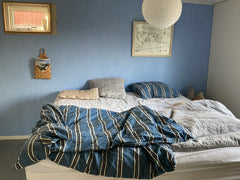 Nyd det simple liv i denne fredelige og centralt beliggende bolig. Metroen er 2   Vidunderligt hus med pejs. 2 min. fra Metro. Entire home vacation rental 50687781
