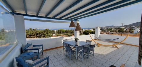 Amazing sea view, 5 minutes walk to the beach, 4 km to Naousa. <br />Our elegant Greece VILLALULA-IRIS 2 bedroom  s/view deluxe apartment Entire rental unit vacation rental 25208353