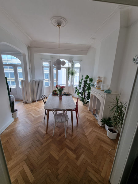 Enjoy a stylish experience at this centrally-located place.<br />Ido live in the Brussels, Belgium Classical 1920s apartment in the city of Brussels Entire condo vacation rental 639853815982601823