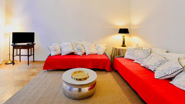 Enjoy this beautiful Viennese flat across from the Ring and 2 min. from Vienna`s Vienna, Austria Beautiful Viennese Flat in the City Centre Entire rental unit vacation rental 40743445