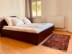 Vergiss deine Sorgen – in dieser geräumigen und ruhigen Unterkunft. Vienna, Austria Spacious apartment next to “Westbahnhof” Entire condo vacation rental 702032064630706557