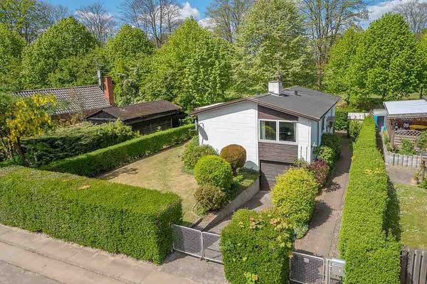 Hyggeligt hus lige op ad Vestvolden. <br />Husets stueplan indeholder stue, køkk Copenhagen, Denmark Hyggeligt hus med gratis parkering og tæt på S-tog Entire home vacation rental 52552518