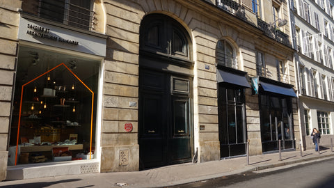 Au 5ème étage d'un appartement de standing près des Invalides, donnant sur une b France Une chambre à Paris Private room in rental unit vacation rental 9855102