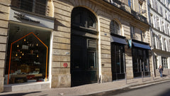 Au 5ème étage d'un appartement de standing près des Invalides, donnant sur une b France Une chambre à Paris Private room in rental unit vacation rental 9855102