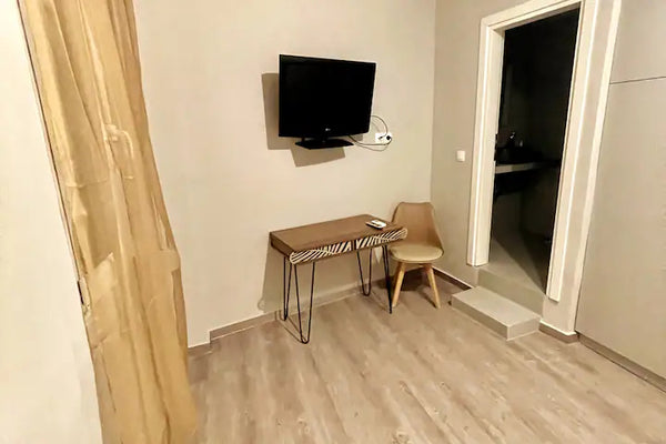 Renovated, clean, very central studio near the Athens University of Economics an Ioannina, Greece Hometel, freshly renovated central studio Entire rental unit vacation rental 598213565027120750