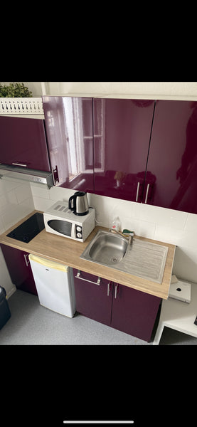 Simplifiez-vous la vie dans ce logement paisible et central. Studio tout confort Bordeaux, France Studio confortable Bordeaux Entire rental unit vacation rental 653490162817107077