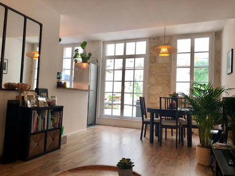 Appartement au 1er étage d'un magnifique immeuble en pierre situé au coeur du ce Bordeaux, France Appartement T3 hypercentre, terrasse et parking Entire rental unit vacation rental 47513987