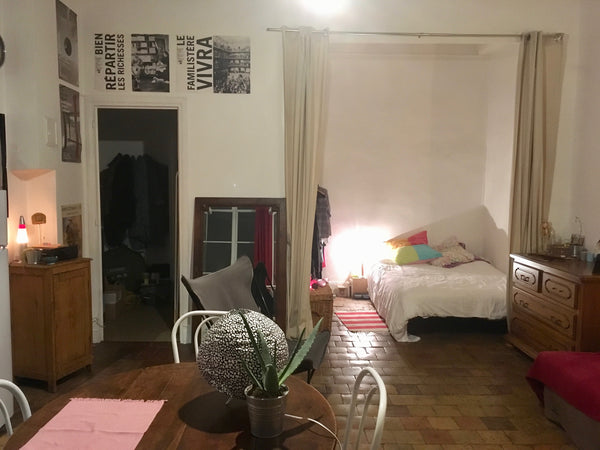 Chouette studio situé dans les pentes de la Croix-Rousse, à 6 min à pied de la p Lyon, France Studio à 6 min de la place des Terreaux Entire rental unit vacation rental 30127116