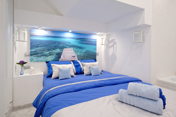 Step into the comfort of this luxurious, Santorini-style 1 BR 1 Bath apt with ou Athina, Greece SANTORINI STYLE IN ATENS PLAZA LUXURY'S APARTMENTS Entire rental unit vacation rental 24165160