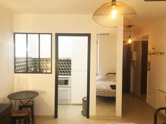 Pour vos séjours professionnels et personnels, séjournez dans ce studio atypique Lyon, France Appartement façon suite d'hôtel, place Carnot Entire rental unit vacation rental 42292520