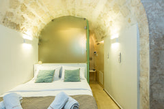 luxury boutique suites in the heart of the historical town of Rethymno<br /><br  London, United Kingdom Junior Suite at the heart of the old town Entire rental unit vacation rental 41970710