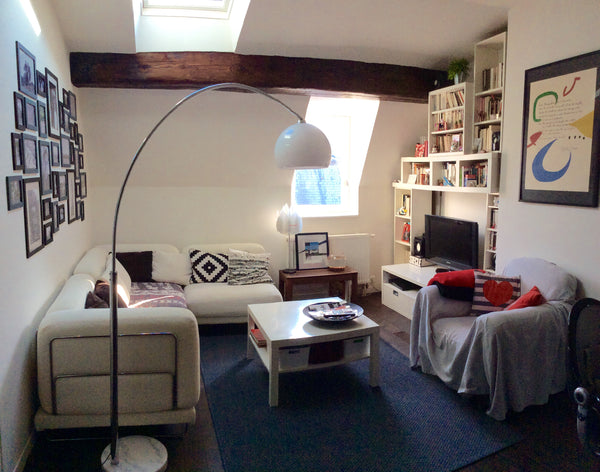 Appartement idéalement situé à l angle de la place des Terreaux. En dernier étag  Appartement en plein cœur de Lyon Entire rental unit vacation rental 9407097