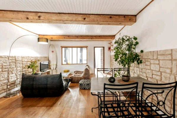 Appartement de charme sur les quais de Saône, au coeur du 9eme arrondissement. V  Appartement de charme sur quai de Saône Entire rental unit vacation rental 25420967