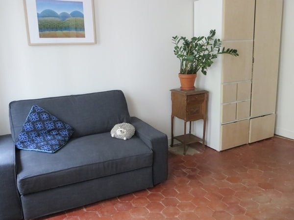 À deux pas du très charmant parc des Buttes Chaumont, dans une rue vraiment calm Paris, France Studio Belleville - Parc des Buttes Chaumont Entire rental unit vacation rental 19943972