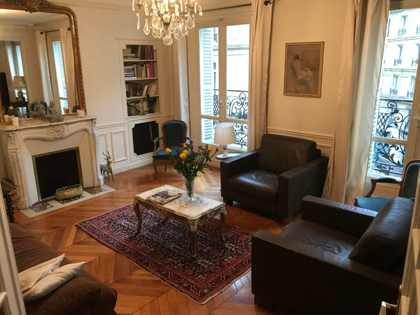 Appartement de 100 m2  dans un immeuble haussmanien très 