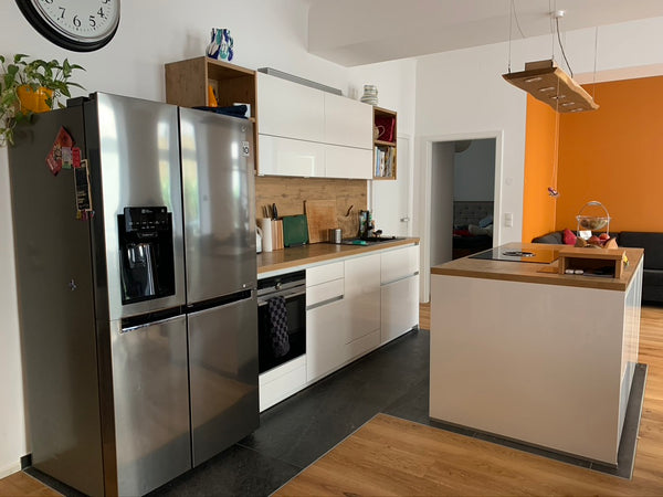 Relax with the whole family at a peaceful place in Vienna. Enjoy the quiet spaci Vienna, Austria Big renovated flat with a studio & a little garden Entire rental unit vacation rental 587674087074022763