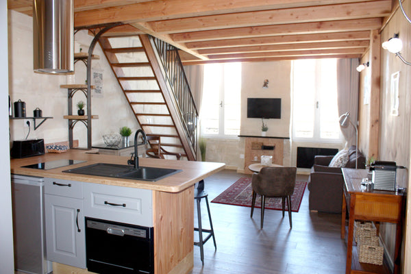 The Latour apartment is ideally located in the center of the charming district o Bordeaux, France Le Latour, Downtown - Free Parking Entire rental unit vacation rental 24996284
