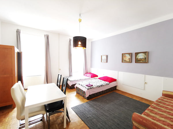 PLEASE READ<br />Classical Viennese Old Building - Budget Apartment!<br /> <br / Vienna, Austria Next to Shopping street - 2 rooms Entire rental unit vacation rental 24586110