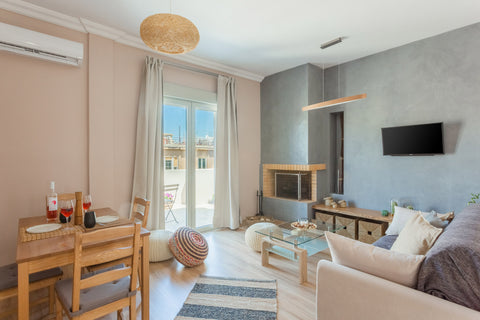 A 100 sq. m. 3-bedroom apartment for 8 people in the centre of Athens, located i Ilion, Greece 100 sqm. Luxury Apartment In The Heart of Athens Entire rental unit vacation rental 33237776