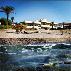 We offer a semi-basement studio, located right on the beach. <br />Ideal for tra Chania, Greece Beachfront Studio under level Entire rental unit vacation rental 12552275