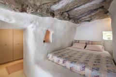 This cave-like suite is whithin a group of residencies, located on the beautiful  Beachfront Suite (4) on Sikamia Beach in Kea Entire guest suite vacation rental 19854933