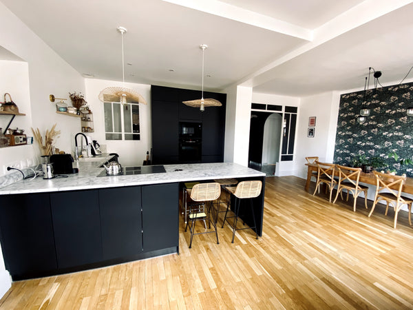 Installés à Lyon depuis 4 ans, avec nos 4 enfts, nous vous proposons de visiter  Lyon, France Ambiance Bohème dans le 7e Rue Chevreul Entire rental unit vacation rental 13090446