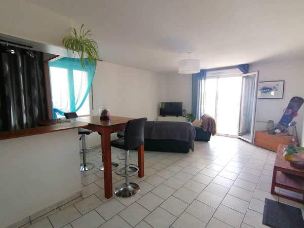 Logement équipé, proche commodités et transports pour vos escapades dans la régi  Bel appartement, vue sur Bordeaux et la Garonne Entire condo vacation rental 658617891479090495