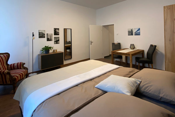 Beautiful renovated apartment with brand new furniture. The apartment is tidy an Vienna, Austria New furnished and renovated perfect for 4 guests Entire rental unit vacation rental 41703338