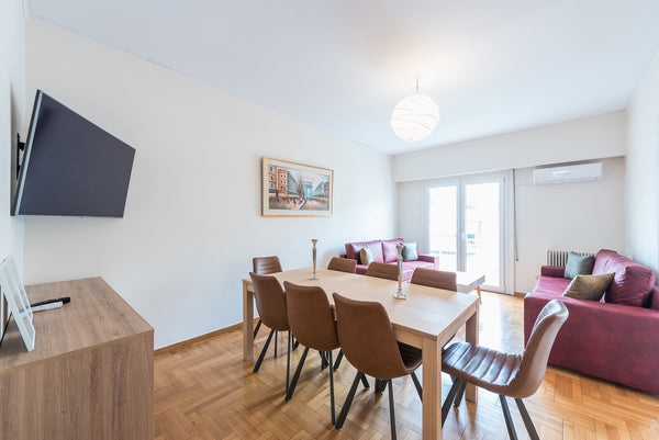Spacious and Central apartment ideal for big groups. Near National Archeological Diemen, North Holland, Netherlands Athens Center Spacious Apartment 5th floor (33) Entire rental unit vacation rental 52960132