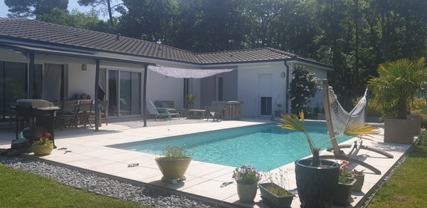 Profitez en famille de cette villa qui offre de bons moments en perspective.<br  Saint-Aubin-de-Médoc, France Villa avec piscine entre Bordeaux et Océan Entire villa vacation rental 50584633