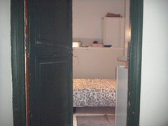 Petite chambre de 9m2, meublée avec tout le nécessaire cuisine équipée, lit 1 pl Paris, France Studio/chambre au pied de Montmartre Entire rental unit vacation rental 21988222