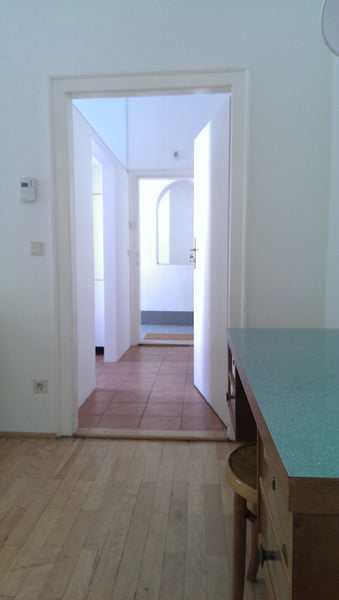 LOCATION<br />U1 Taubstummengasse (2min by walk)  - 1 stop to Karlsplatz/Opera<b Vienna, Austria quiet central full light 1-4P/T27 Entire rental unit vacation rental 3312890