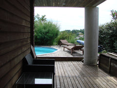 Cadre champêtre calme et arboré avec vue sur les coteaux.<br />A proximité de Bo Bouliac, France Bouliac : Suite sur piscine avec vue Private room in villa vacation rental 25861657
