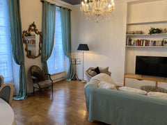 In a quiet street (rue Meslay) in the oldest quarter of Paris. This Paris apartm Roche Caiman, Seychelles North Marais charming flat Entire condo vacation rental 5043096