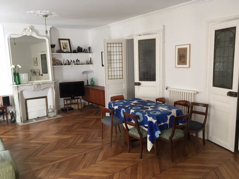 Appartement spacieux de 100m2 à Montmartre. Double séjour de 30 m2. parquet, che  Grand appartement de 100m2 à Montmartre Entire rental unit vacation rental 18123503