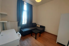 Cette chambre d'étudiant offre un accès facile aux boutiques et restaurants popu  Chambre cosy dans une colocation pour étudiants Private room in casa particular vacation rental 689706656430697231
