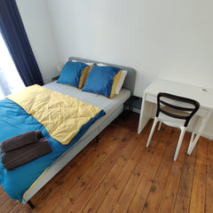 Come and enjoy a sunny, high-ceilinged private room in easily reachable neighbou  Modern Double Bed near Central Brussels Private room in townhouse vacation rental 568035459954339544